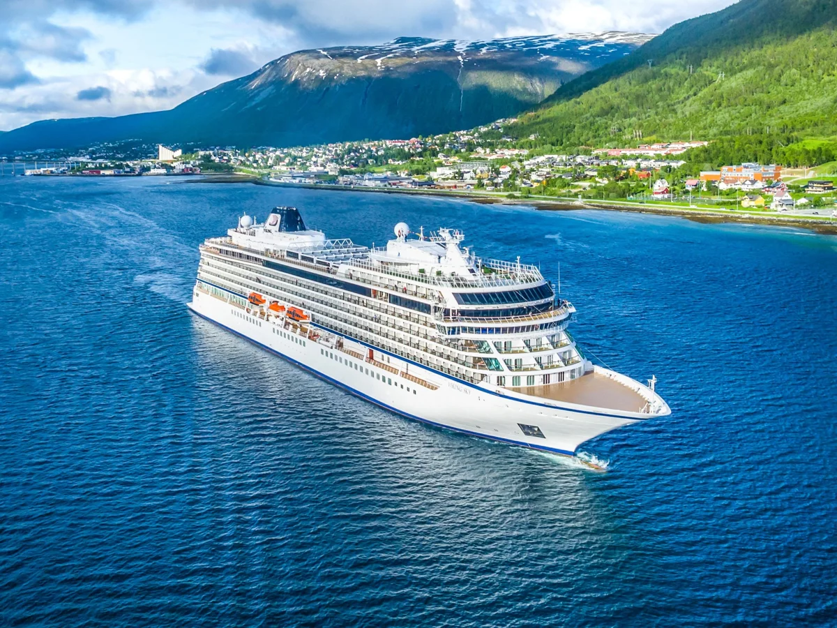 Cruise travel inspiration beside a Mediterranean coastline